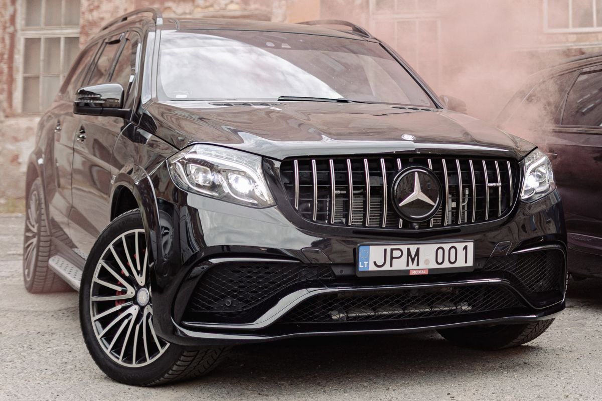 Mercedes GL63 AMG visureigis